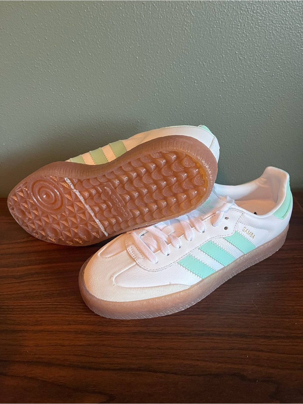 Adidas Sambae J Sneakers White Clear Mint Gum Youth size 6.5/ woman’s 7.5 NWT